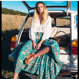 Folktown maxi skirt NWT(459)